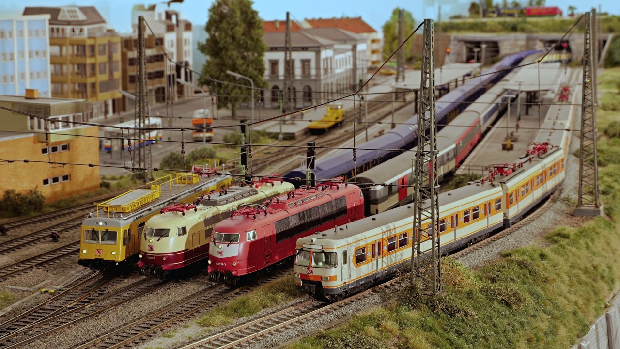 Modelleisenbahn H0 - Ein sonniger morgen in den 90ern