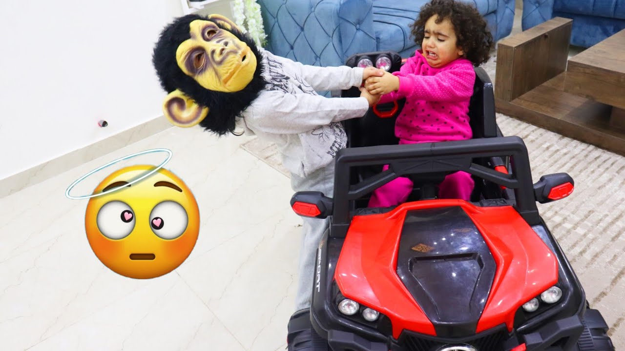 جوجو والطفله روزي يتشاحرون على نفس الدباب