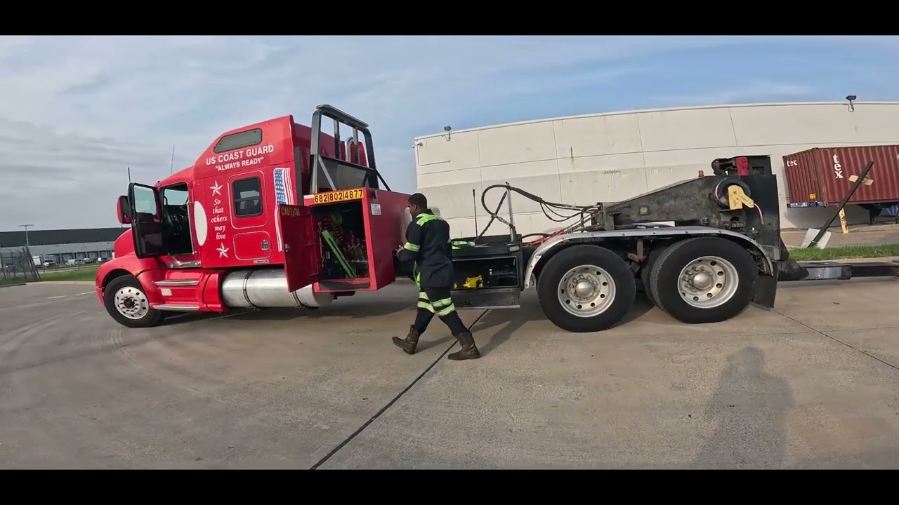 #Heavy #boxtruck Tow to the scrapyard