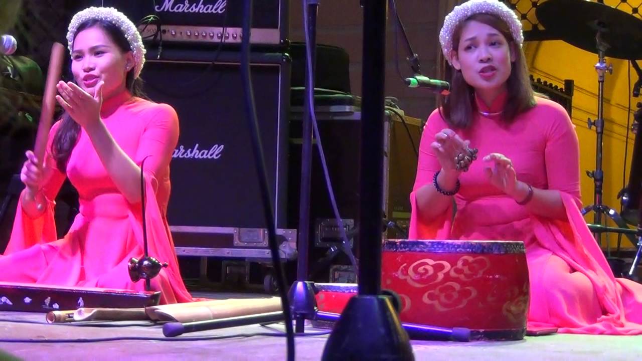 Thu. Вьетнамское трио. Việt Nam. Tradition. Folklore.