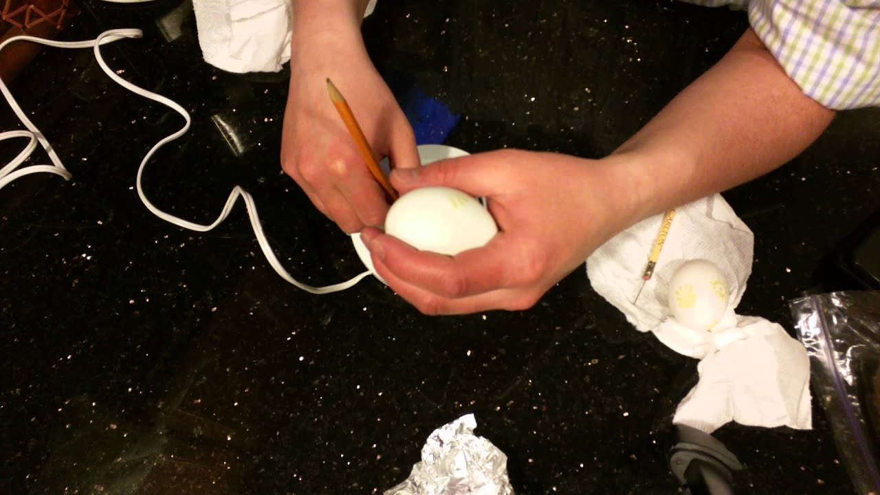 Painting eggs with wax (Polish/Polskie Pisanki)