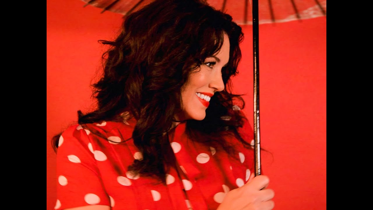 Mandy Barnett - I Love A Rainy Night (Official Video)