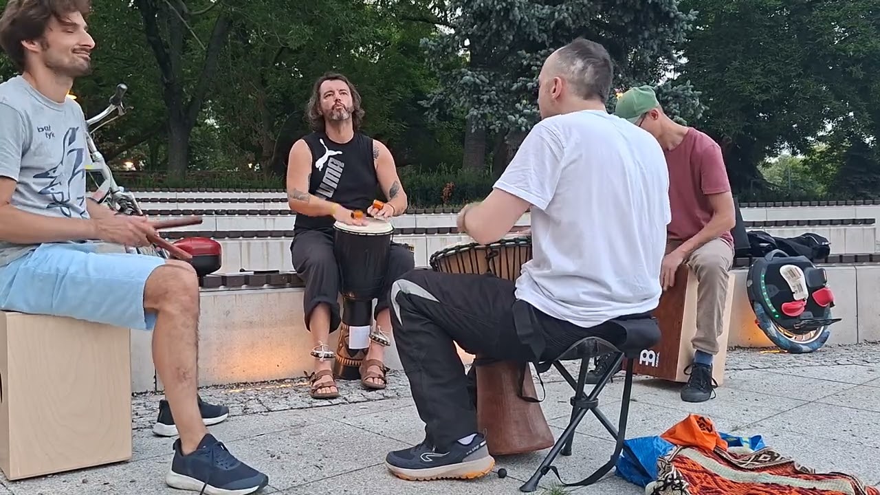 Djembe + cajon jam session Łódź park staromiejski 