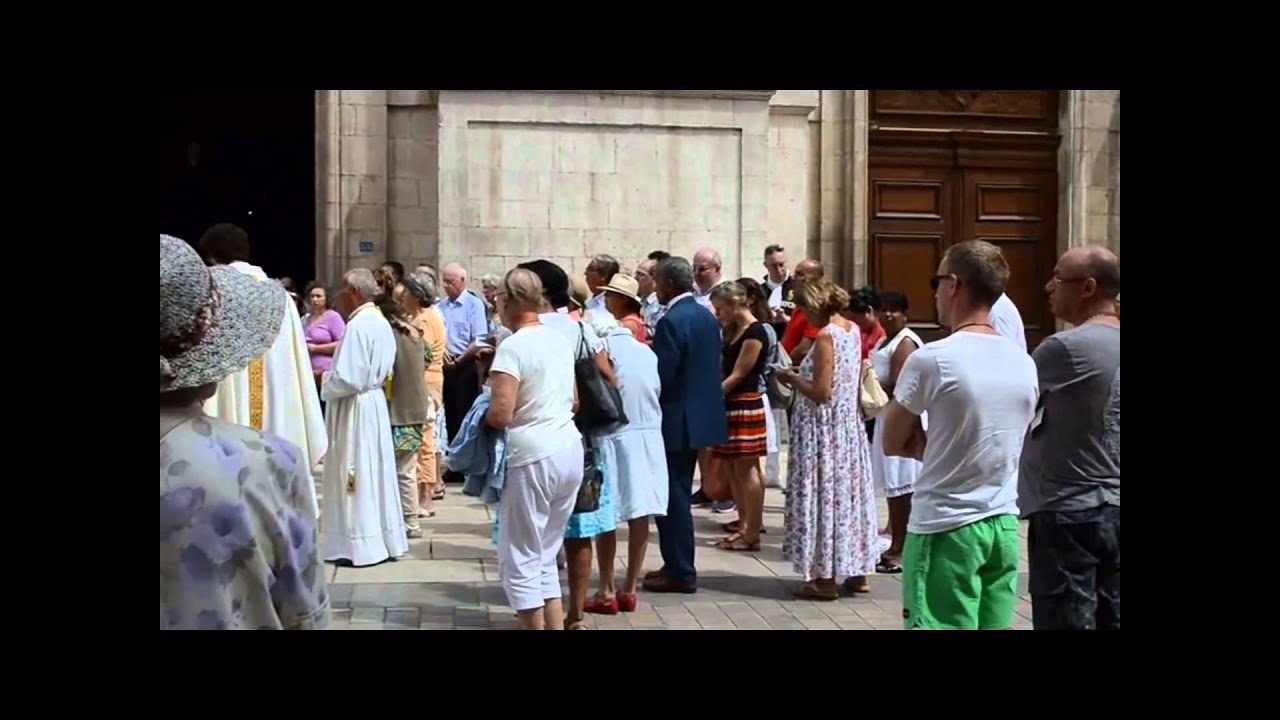 Copie de Cathédrale de Toulon : sortie de la messe de l'Assomption et sonnerie des cloches pour les