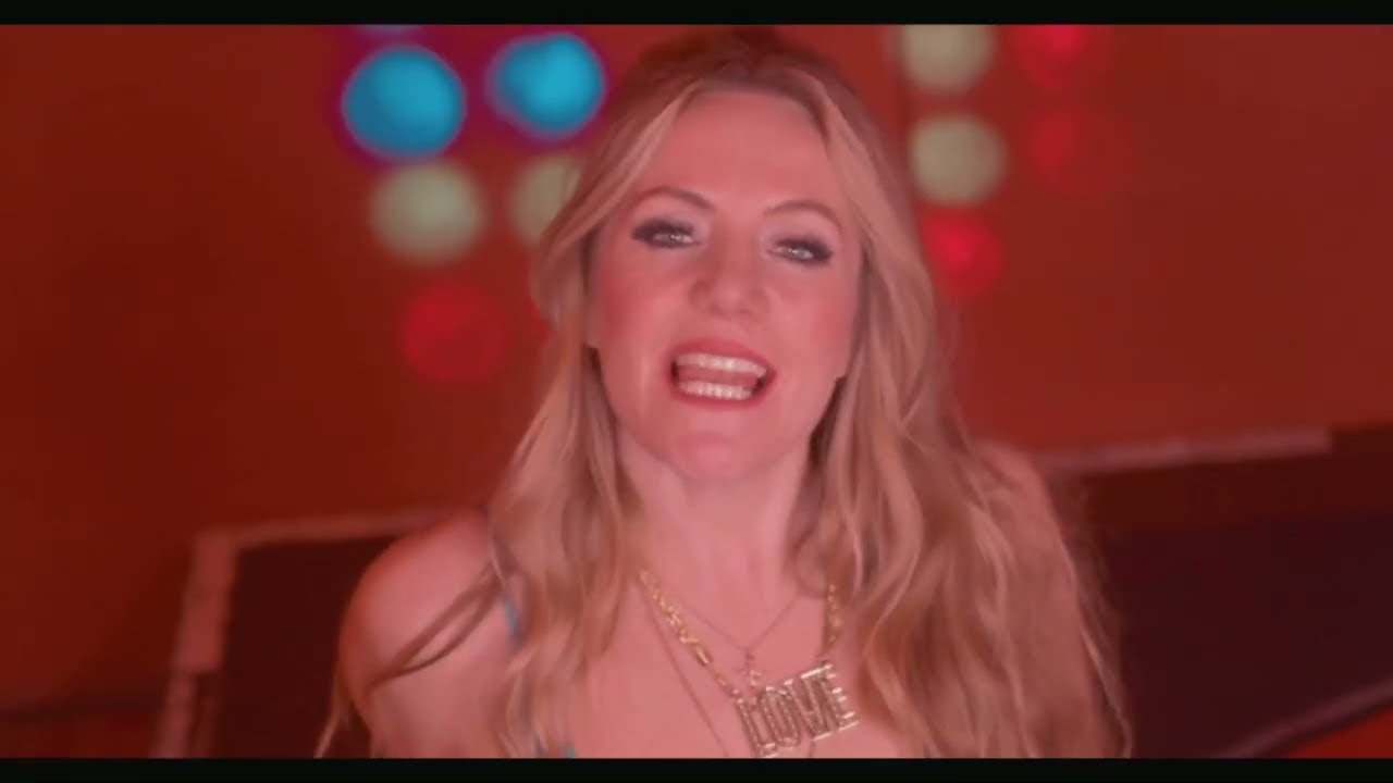 Pour (Your love on me) OFFICIAL VIDEO - Alice Offley