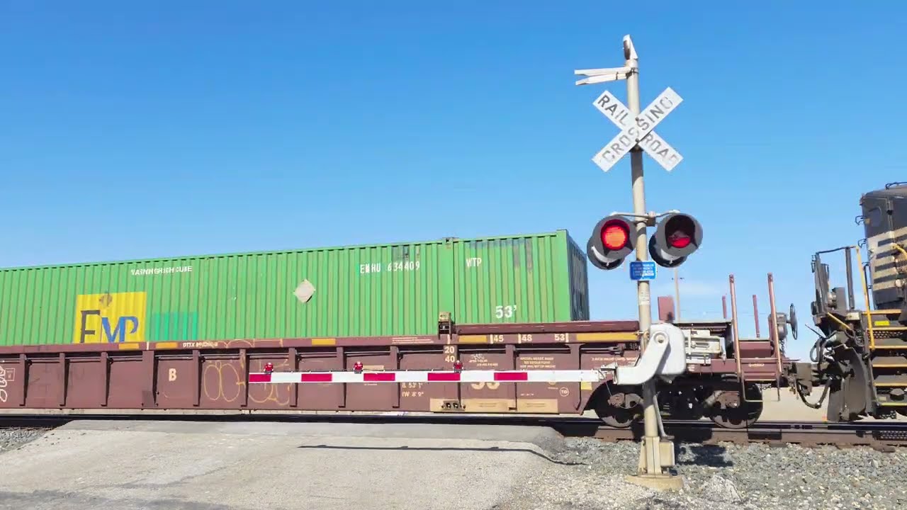 NS 4472 Leads Intermodal West | Lickert Harder Rd. Railroad Crossing #2, Rocky Ridge, OH
