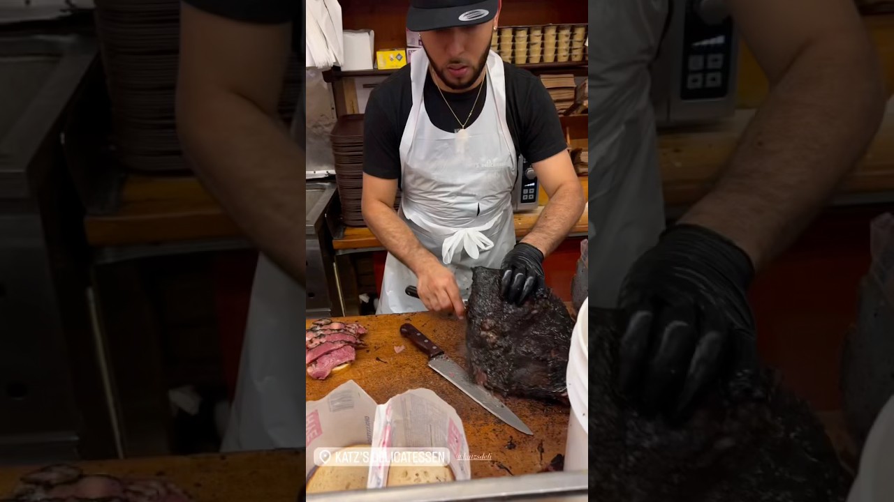 Вы бы заплатили 28 долларов за этот сэндвич с пастрами из Katzs Deli? #лучшаяеда #пастрами #сэндв...