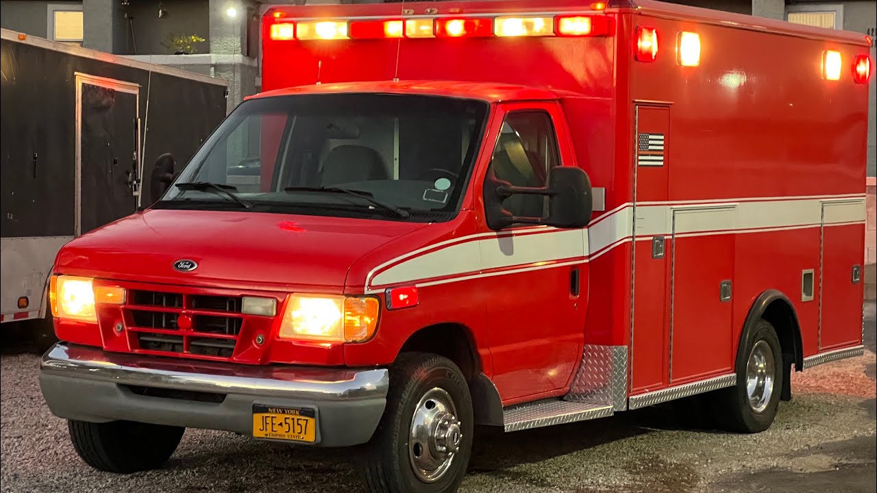 Why is there an AMBULANCE at my house? 1999 Ford E-350 Wheeled Coach 7.3 Turbo Diesel Ambulance