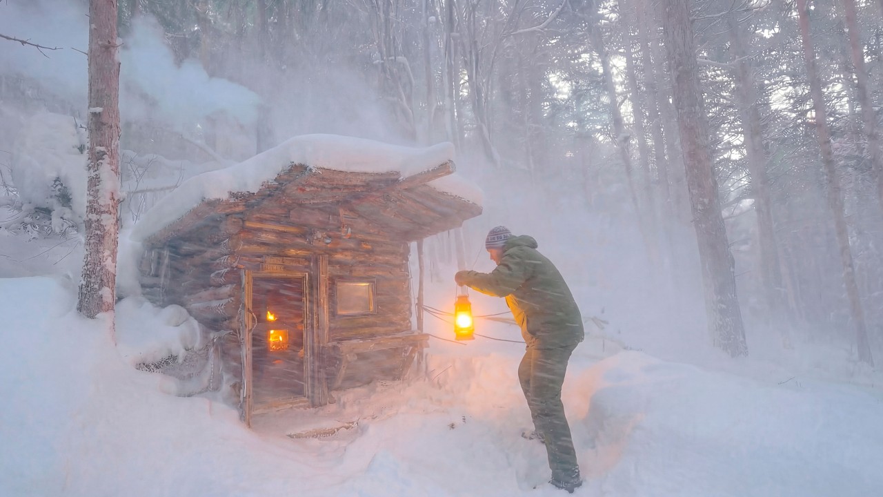 He Escaped a Blizzard into a Primitive Log Shelter | Solo Overnight in the Winter Forest