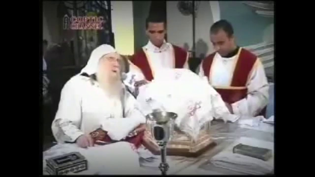 الانبا اثناسيوس  بيبكي في الصلاه دي علشان انا وانت  حزيني جداااا