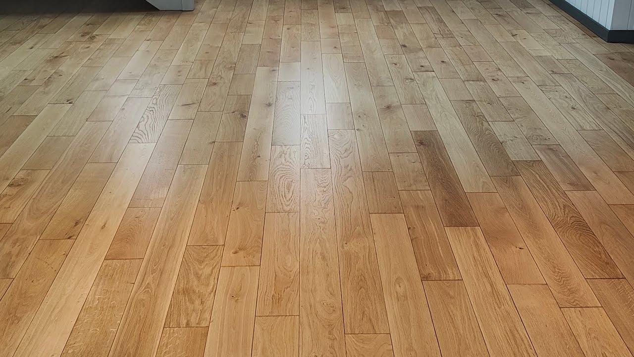 r&eacute;novation d'un parquet ch&ecirc;ne massif