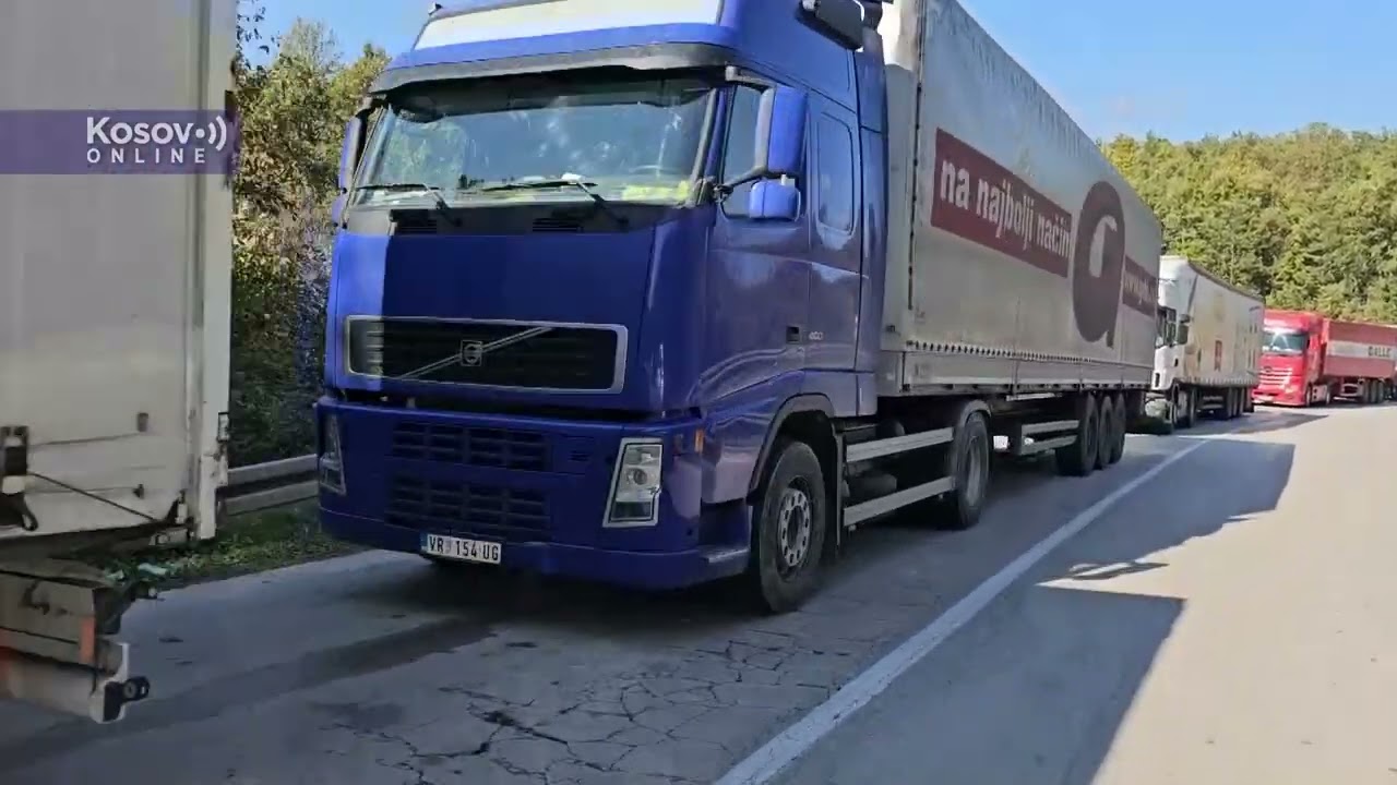 Merdare, Kolona kamiona duga tri kilometra