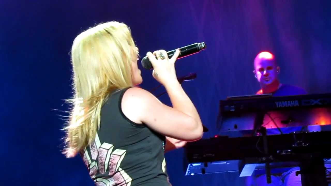 Kelly Clarkson 