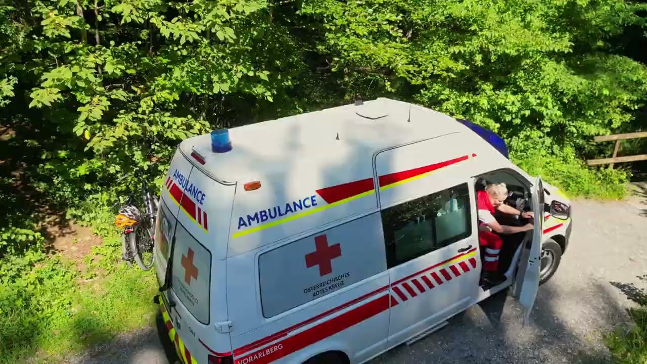 Rufhilfe macht mit Armbanduhr mobil.