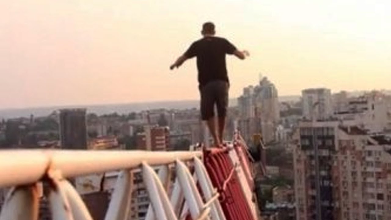 10 самых странных вещей, которые люди делали во сне.