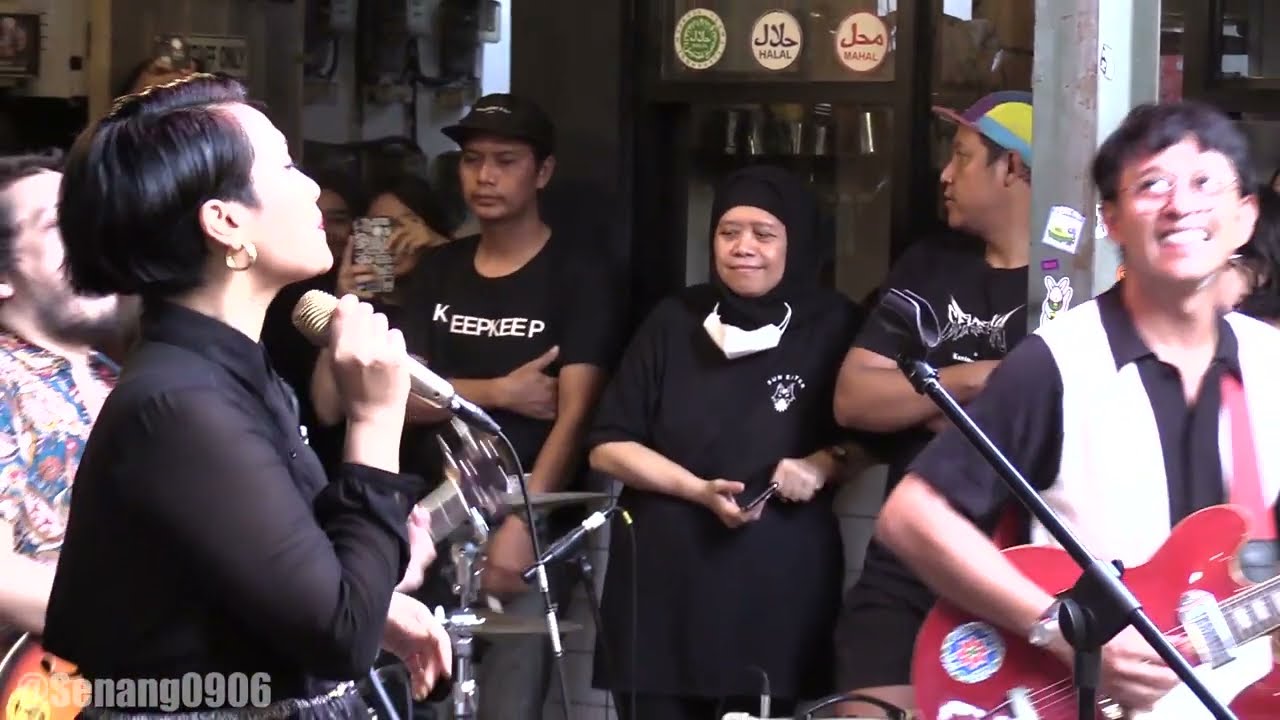 White Shoes & The Couples Company - Sunandung Maaf @ Vakansi Studio