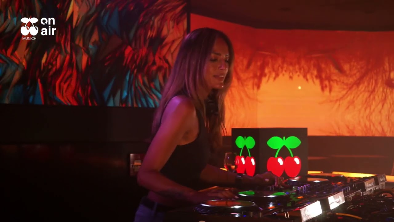 Pacha On Air # 16 - Chelina Manuhutu