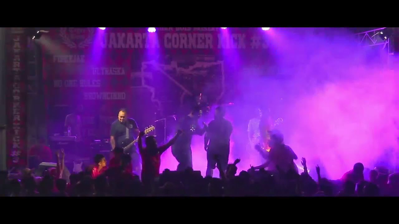 STRAIGHT ANSWER Live at JAKARTA CORNER KICK 3
