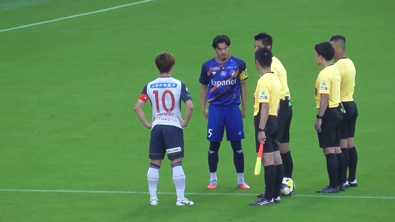 選手入場＆新スタメン発表　Ⅴ・ファーレン長崎VSヴァンフォーレ甲府　ピーススタジアム　長崎スタジアムシティ　２０２５１０１８