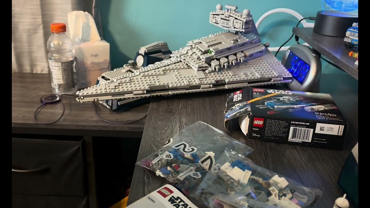 Bricks and minifigures review song Star Wars main title theme by John Williams