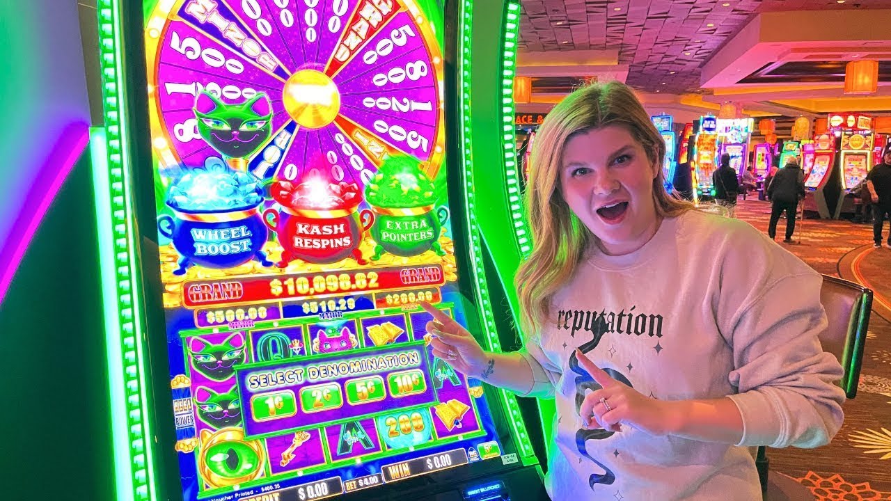 Ruby Plays the Karma Kat Slot Machine in Las Vegas!