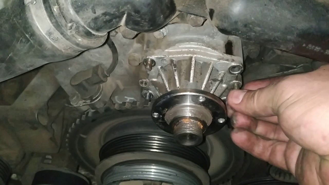 BMW E39 Замена помпы