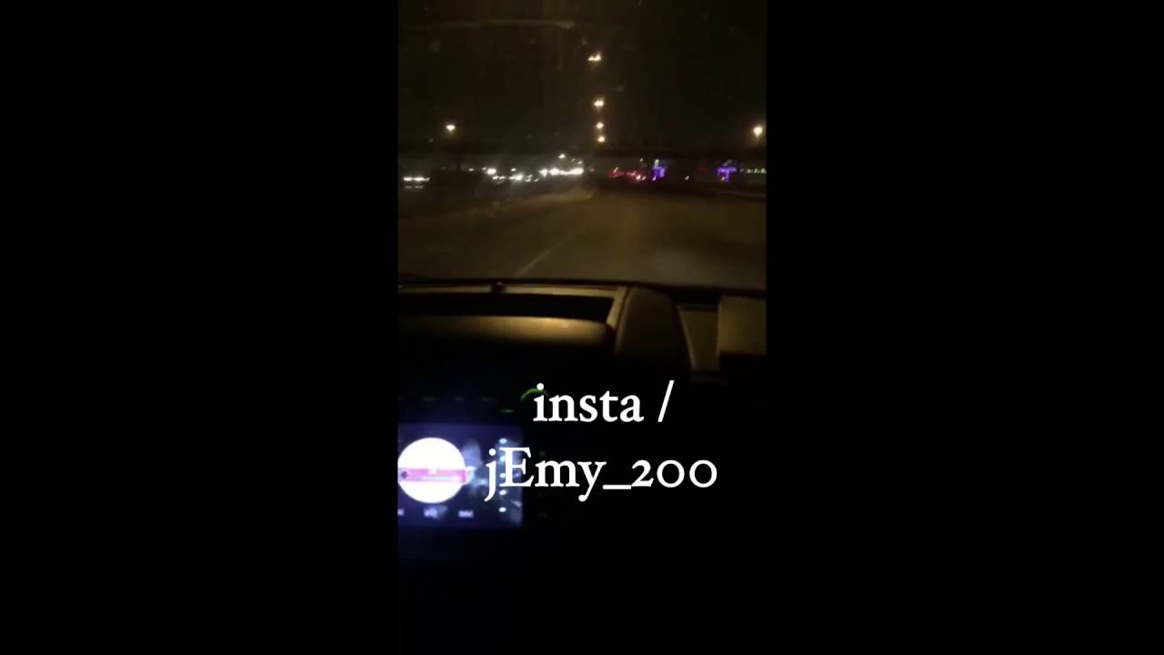 شيمي تدندن مع أخوها نايف في السيارة