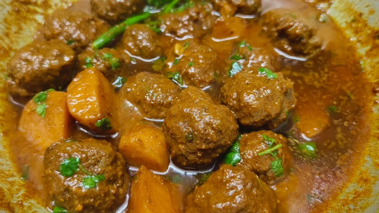 Shahi Degi Kofta Aloo Ka Salan | Delhi Famous Kofta Recipe 
