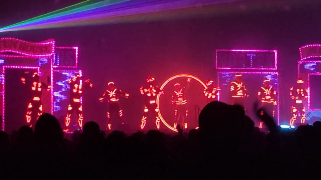 Clips Of Electric Wonderland 🚨 #butlins #minehead #electric #songs #dancing #wonderland #talented 