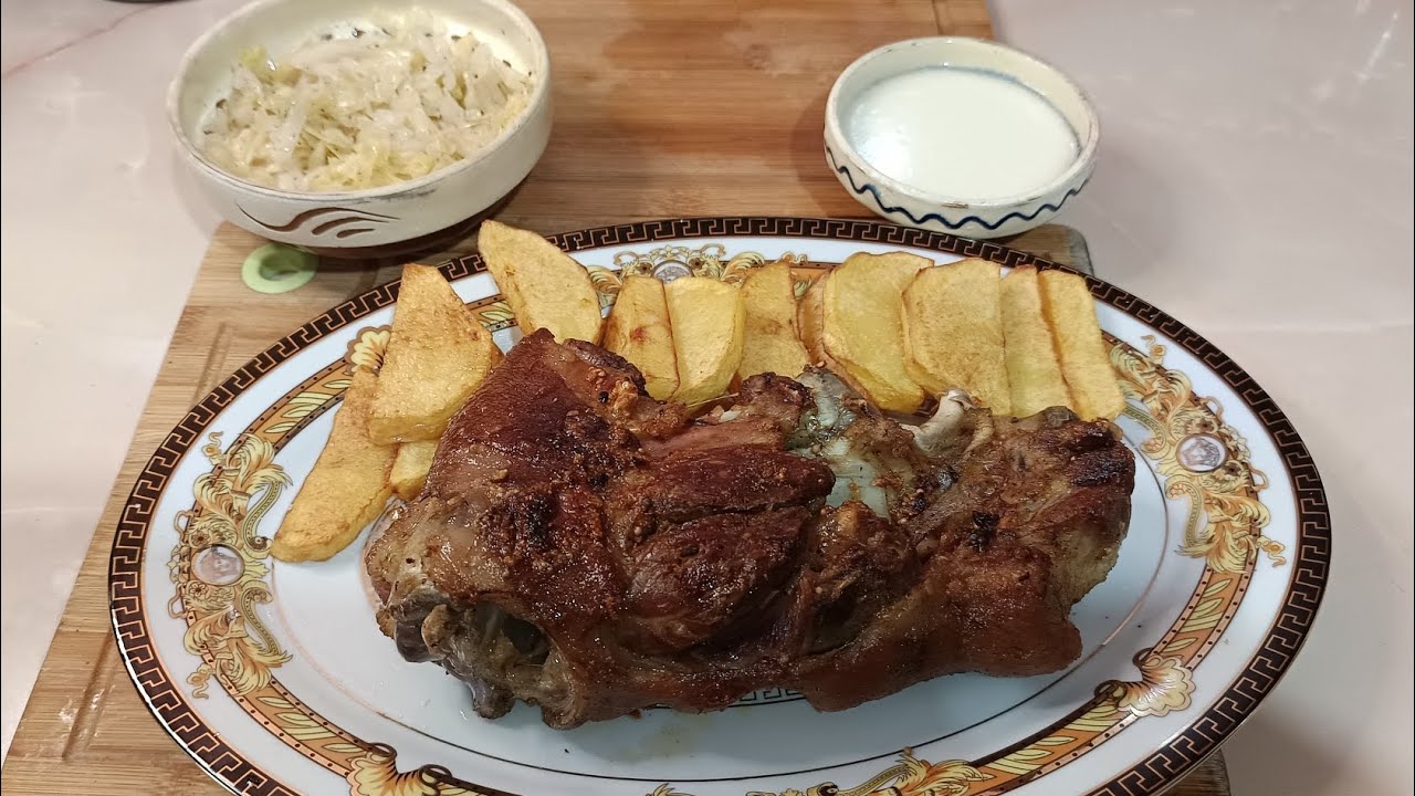 Ciolan de porc la cuptor,crocant la exterior,fraged la interior.Reteta super buna