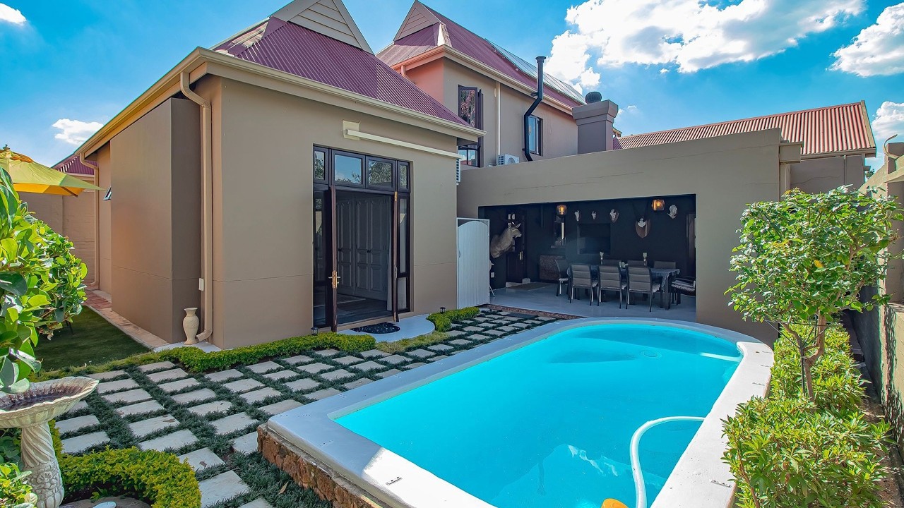 Townhouse for sale in Heritage Hill Estates | Pam Golding Properties