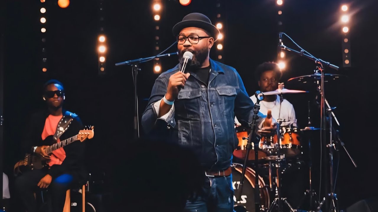 FR INNOCENT ALBERTO ET SON GROUPE AGRÉMENTE LA SOIRÉE