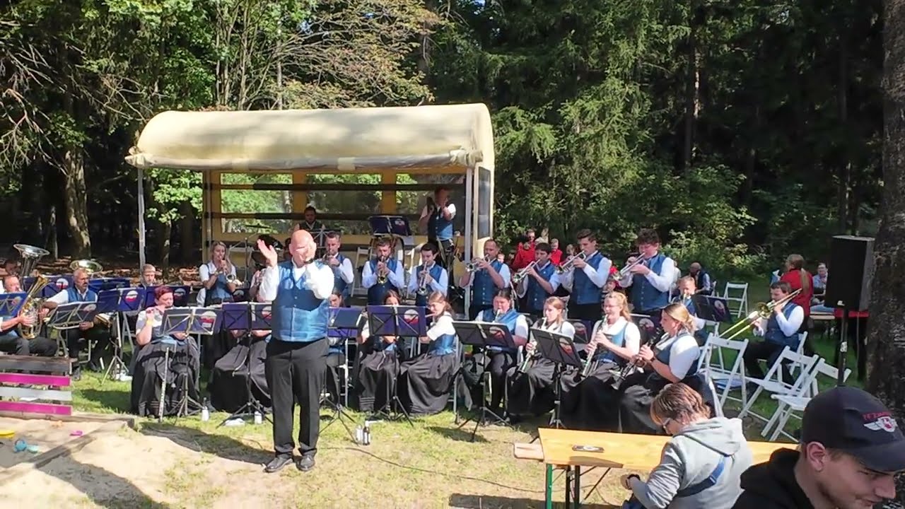 Der Musikverein Neukirch 🎺🥁 beim Frühschoppen am Schafstall in Schneverdingen 2025