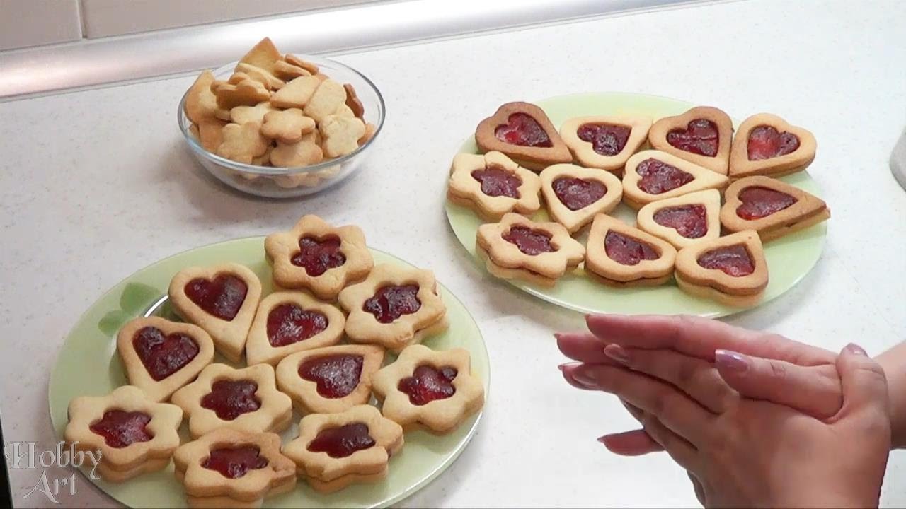 Печенье-сердечки для Дня Влюбленных.