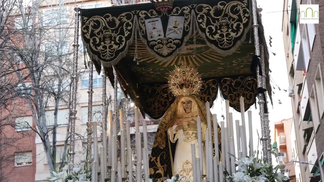 Baile a 'La Macarena' en su despedida de la Semana Santa de Albacete
