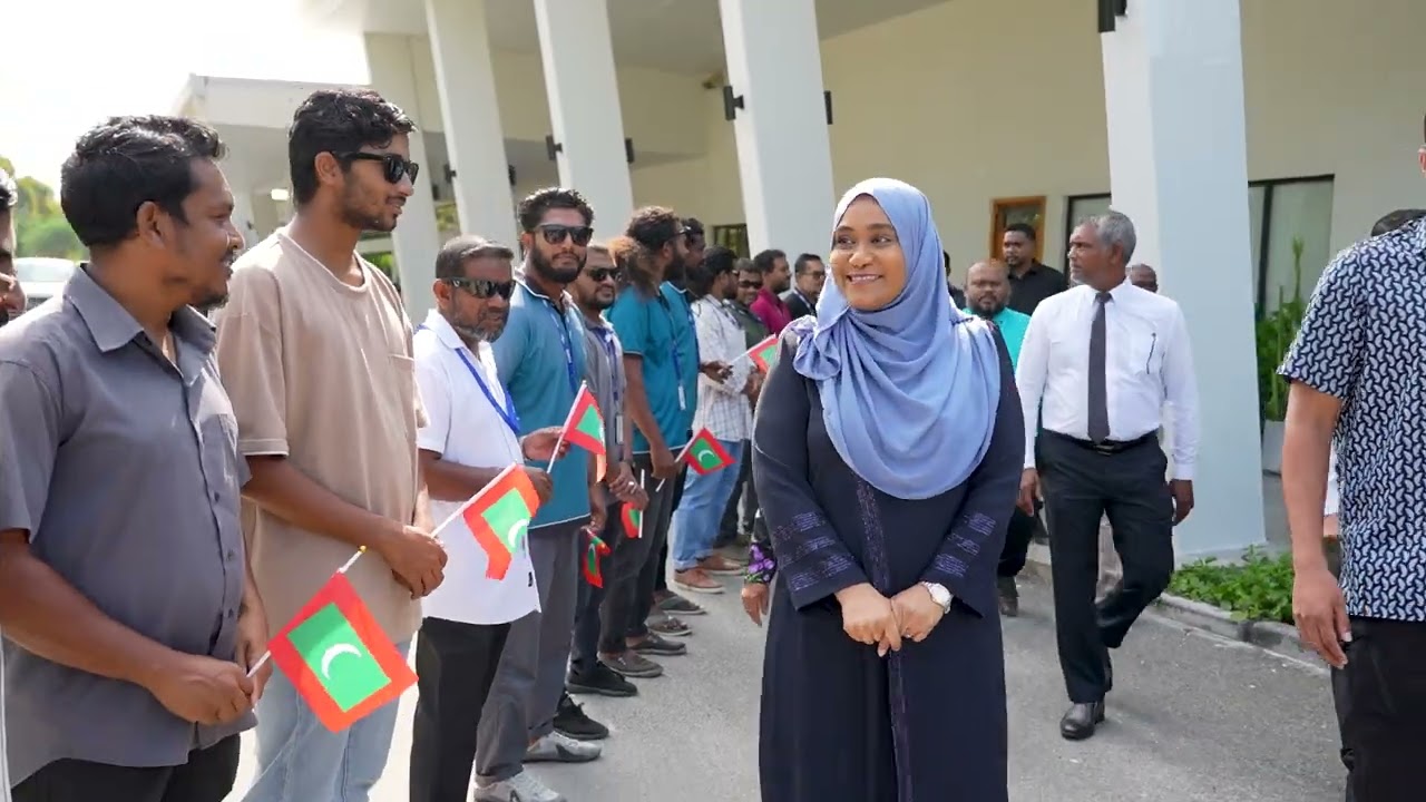 First Lady arrives in Dh. Kudahuvadhoo