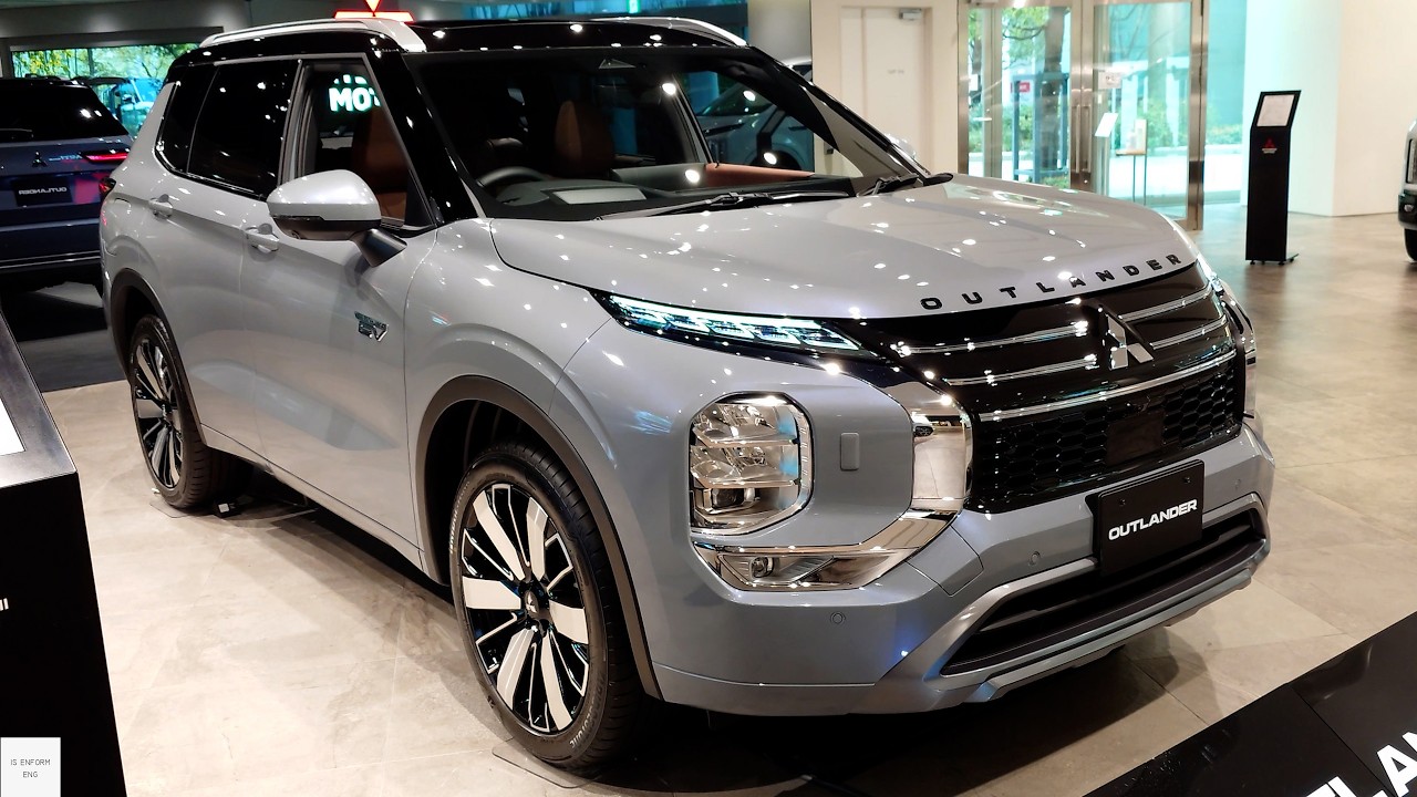 2026 Mitsubishi Outlander PHEV Plug-in Hybrid / In Depth Walkaround Exterior & Interior
