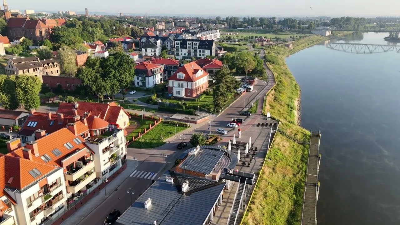 Tczew  Bulwar Nadwiślański  .  Poranne latanie . Dji Air 3 .