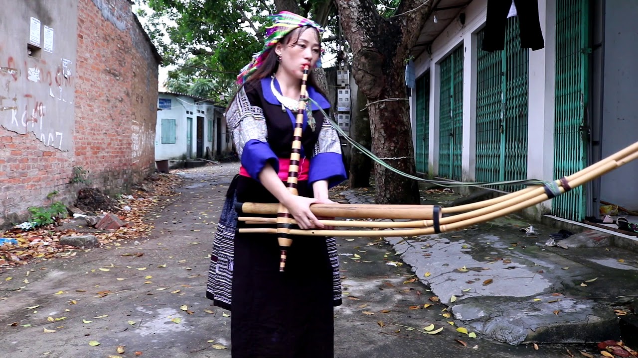 Nkauj hmoob nyab laj tshuab qeej by nkauj rhua kue 2018 - 2019