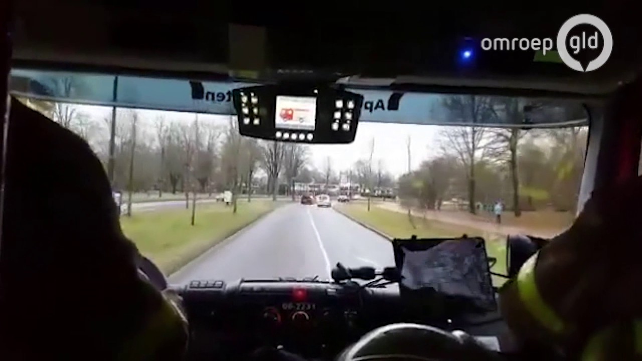 Filmpje: weer een ongeluk met een brandweerwagen