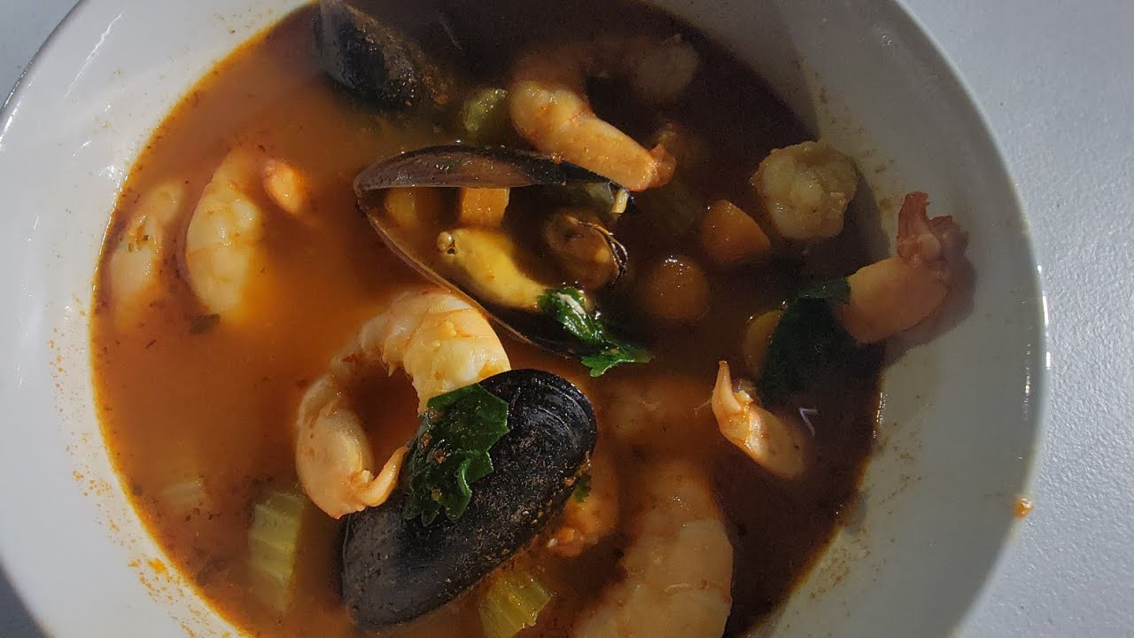 CALDO DE CAMARON Y MEJILLONES