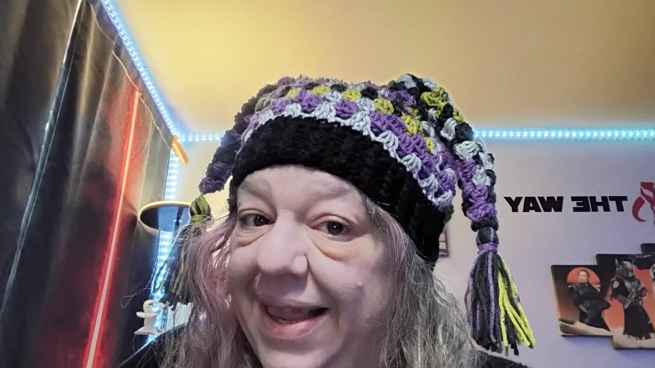 Yarnspirations haul plus jester Mardi gras hat and chat