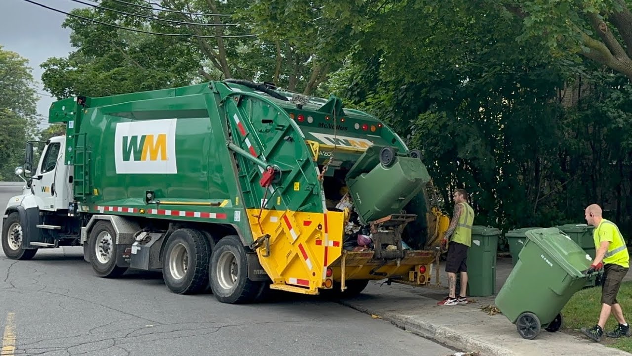 1 Hour of Garbage Trucks! Fast Rear Loaders & More in Canada Compilation (Montreal 2023)