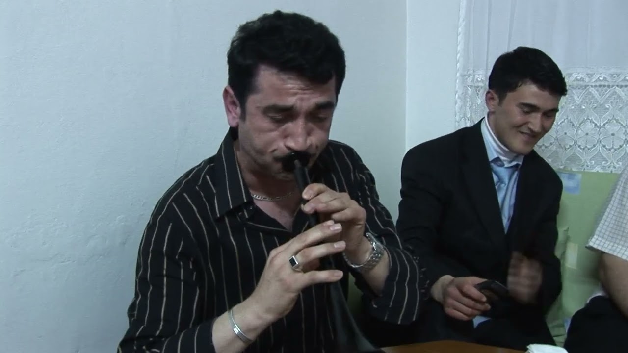 ilhan dondurma niksar 2007 sohbeti zurna ve davul esligi ile.
