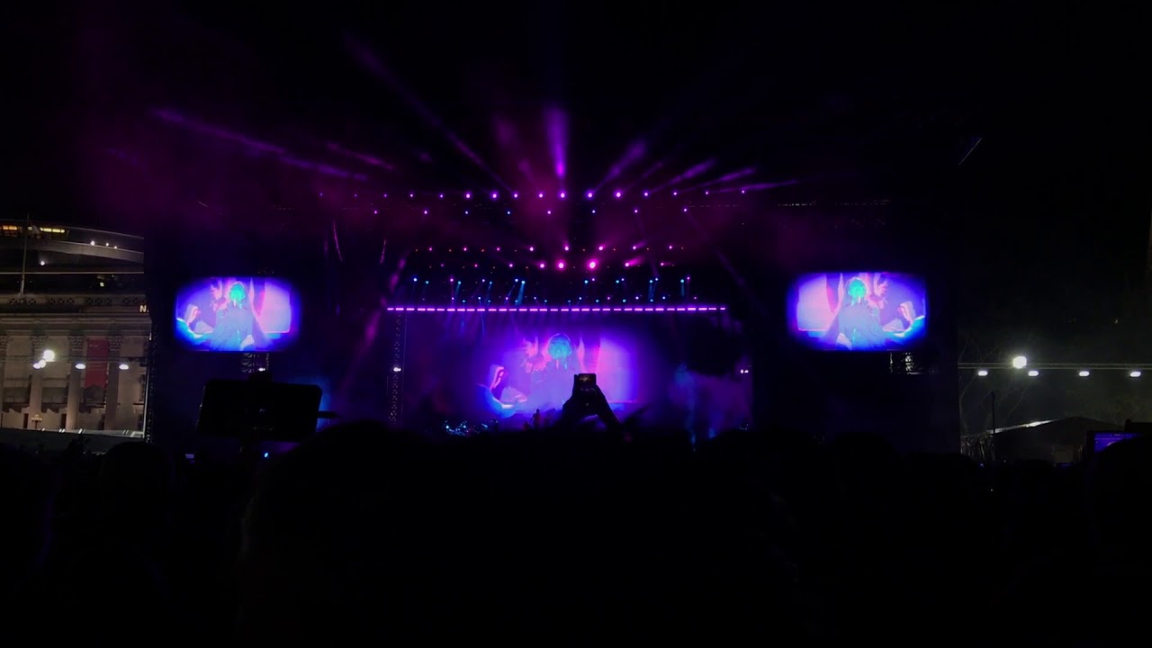 Ariana Grande Singapore F1 2017 (Full)