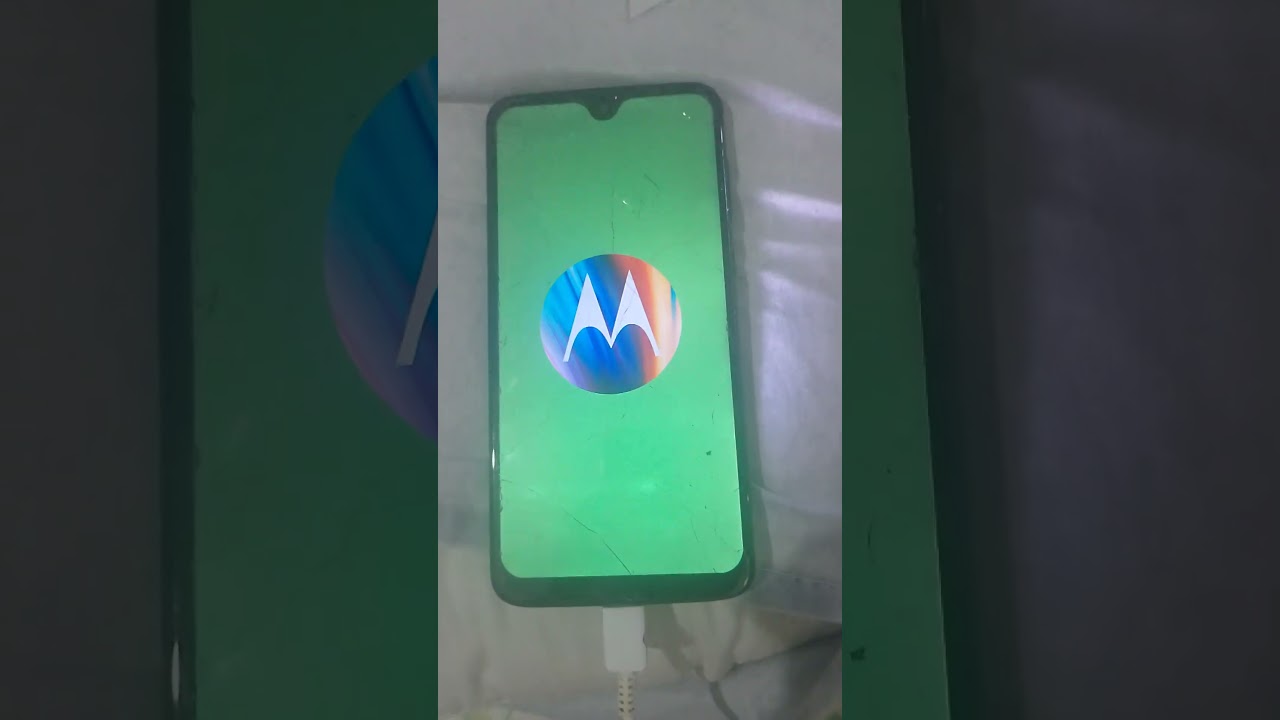 achei o G7 Plus antigo da minha v&oacute;! (ele demora uma eternidade pra ligar)