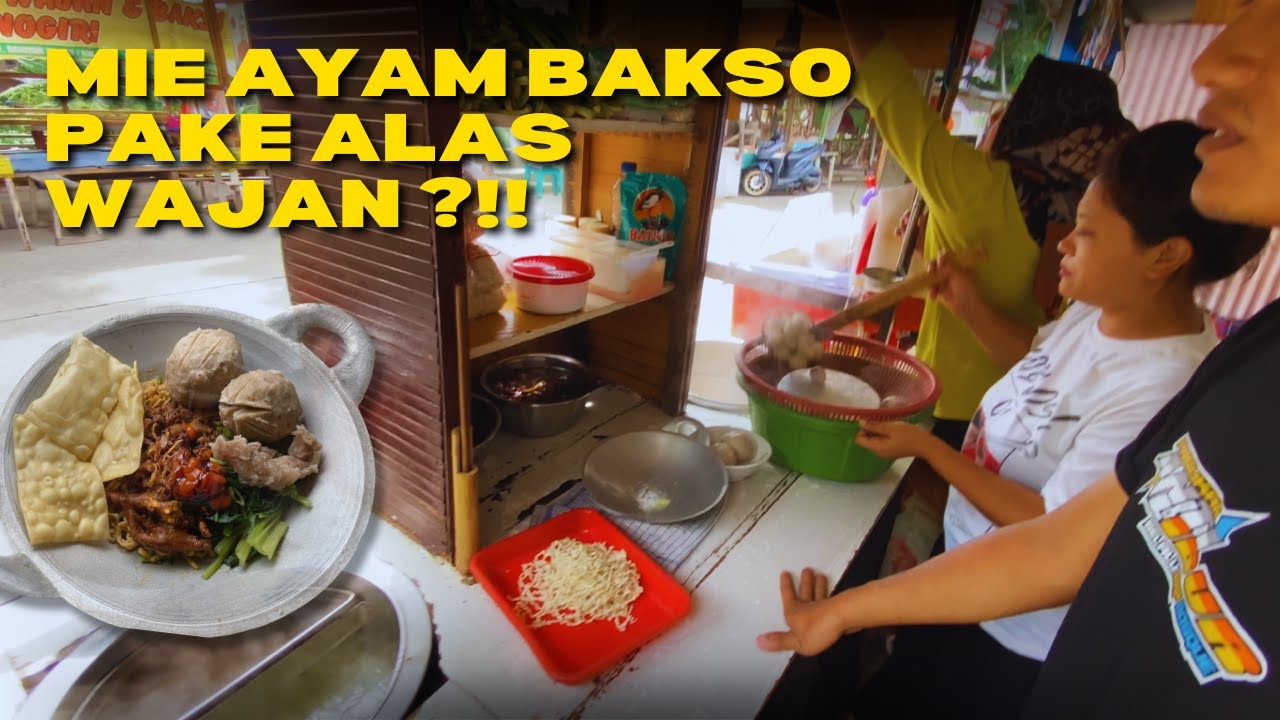 UNIK !! MAKAN MIE AYAM LANGSUNG PAKE WAJAN - INDONESIAN STREET FOOD