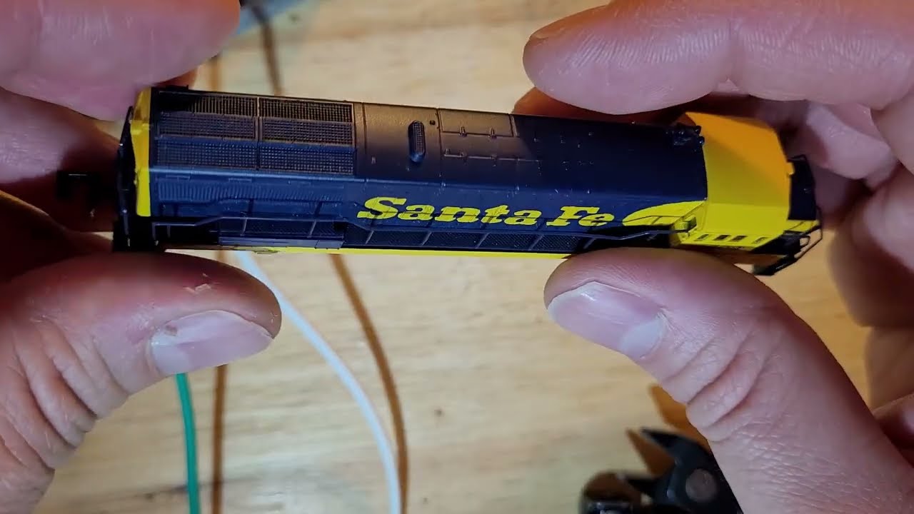 Will it run? Parts bin found atlas Santa Fe u25b