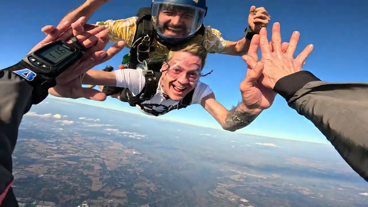 Tandem skydiving video w Josh skydiving in Zhills Florida