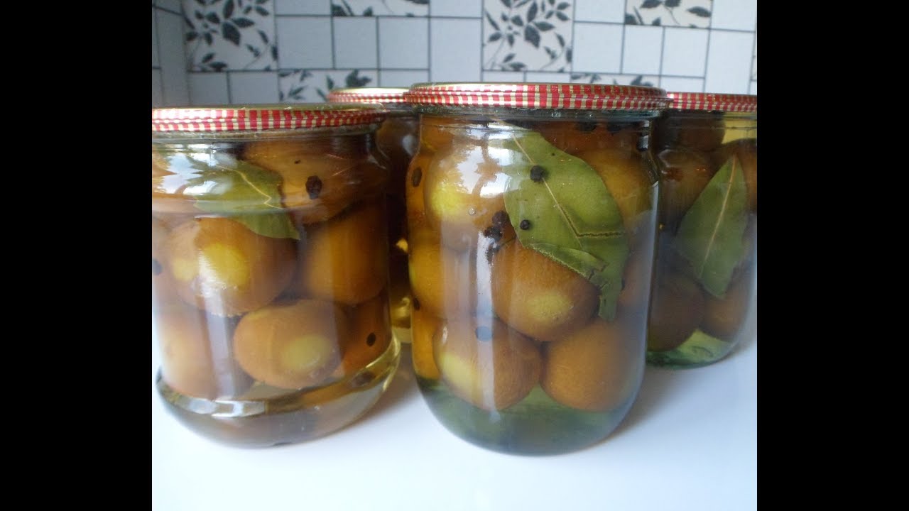 Сливы с лавровым листом на зиму